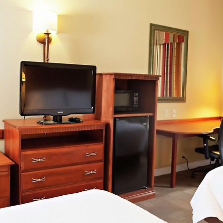 Hampton Inn Martin Екстериор снимка