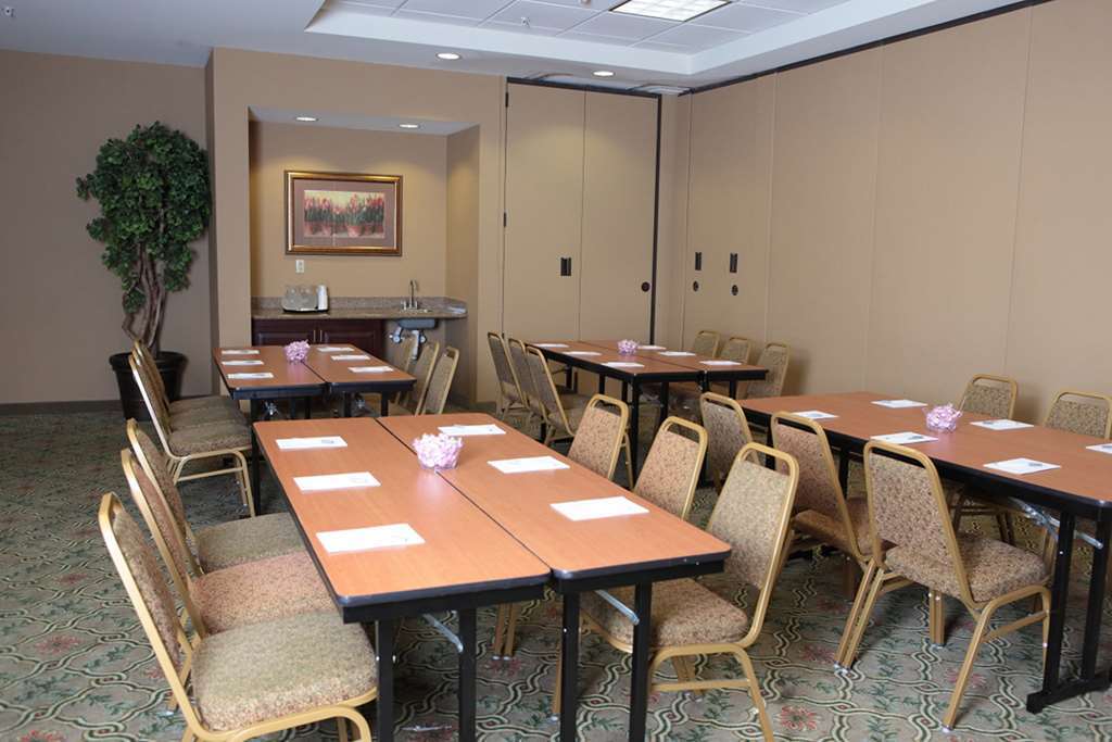 Hampton Inn Martin Съоръжения снимка